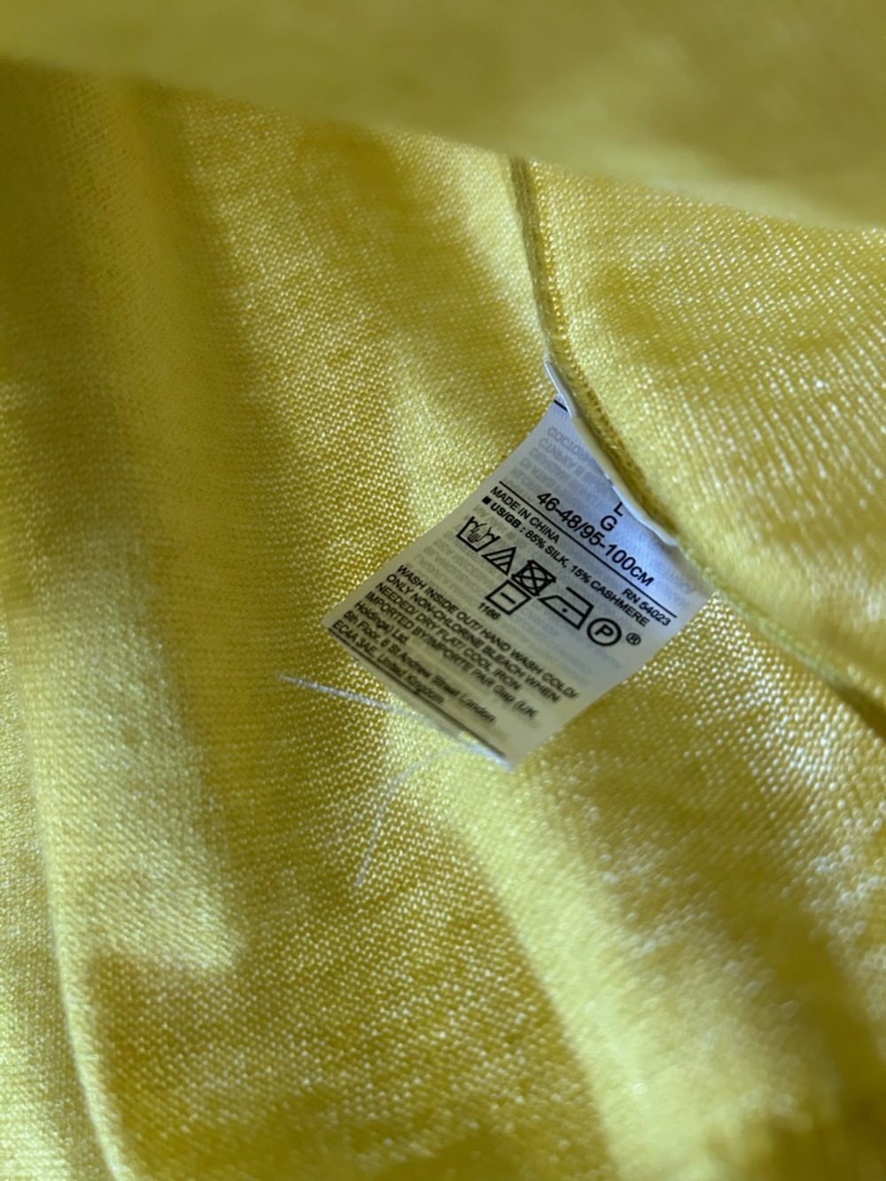 Banana Republic Women’s Lightweight Silk and Cashmere Crewneck Sweater - Yellow - Picture 8 of 8